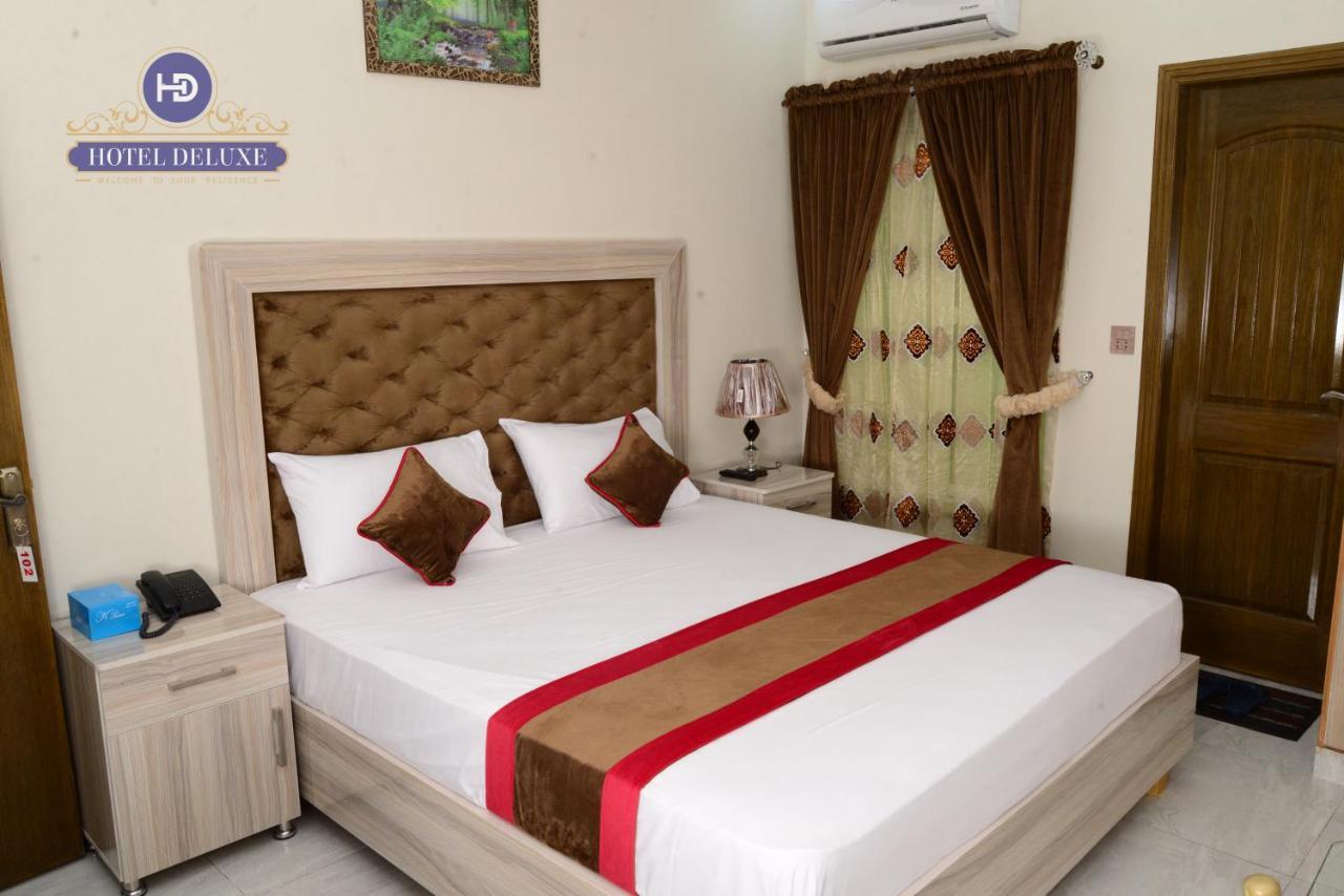 Hotel Deluxe Lahor Dış mekan fotoğraf