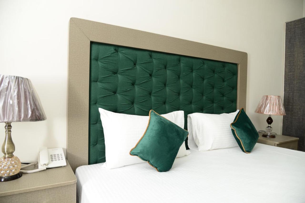 Hotel Deluxe Lahor Dış mekan fotoğraf