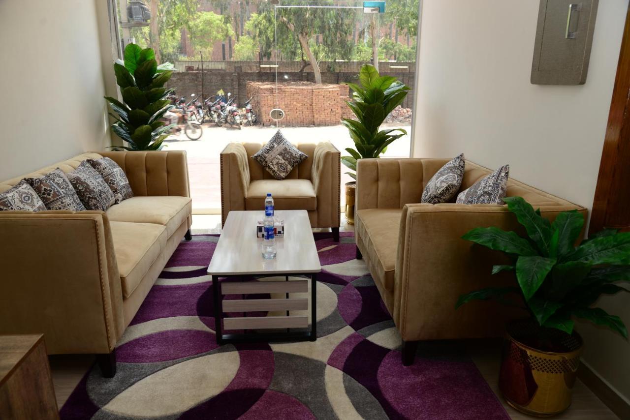 Hotel Deluxe Lahor Dış mekan fotoğraf