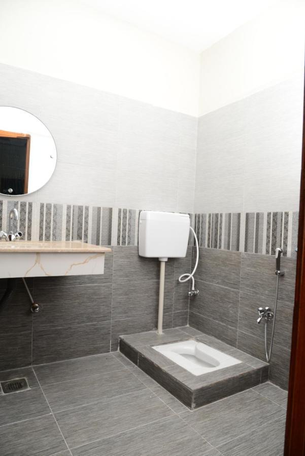 Hotel Deluxe Lahor Dış mekan fotoğraf