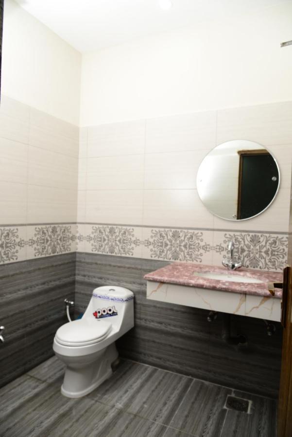 Hotel Deluxe Lahor Dış mekan fotoğraf