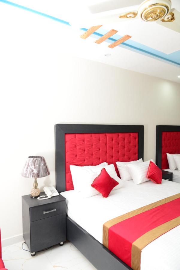 Hotel Deluxe Lahor Dış mekan fotoğraf