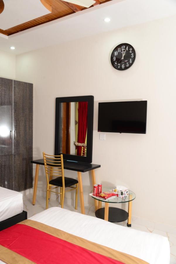 Hotel Deluxe Lahor Dış mekan fotoğraf