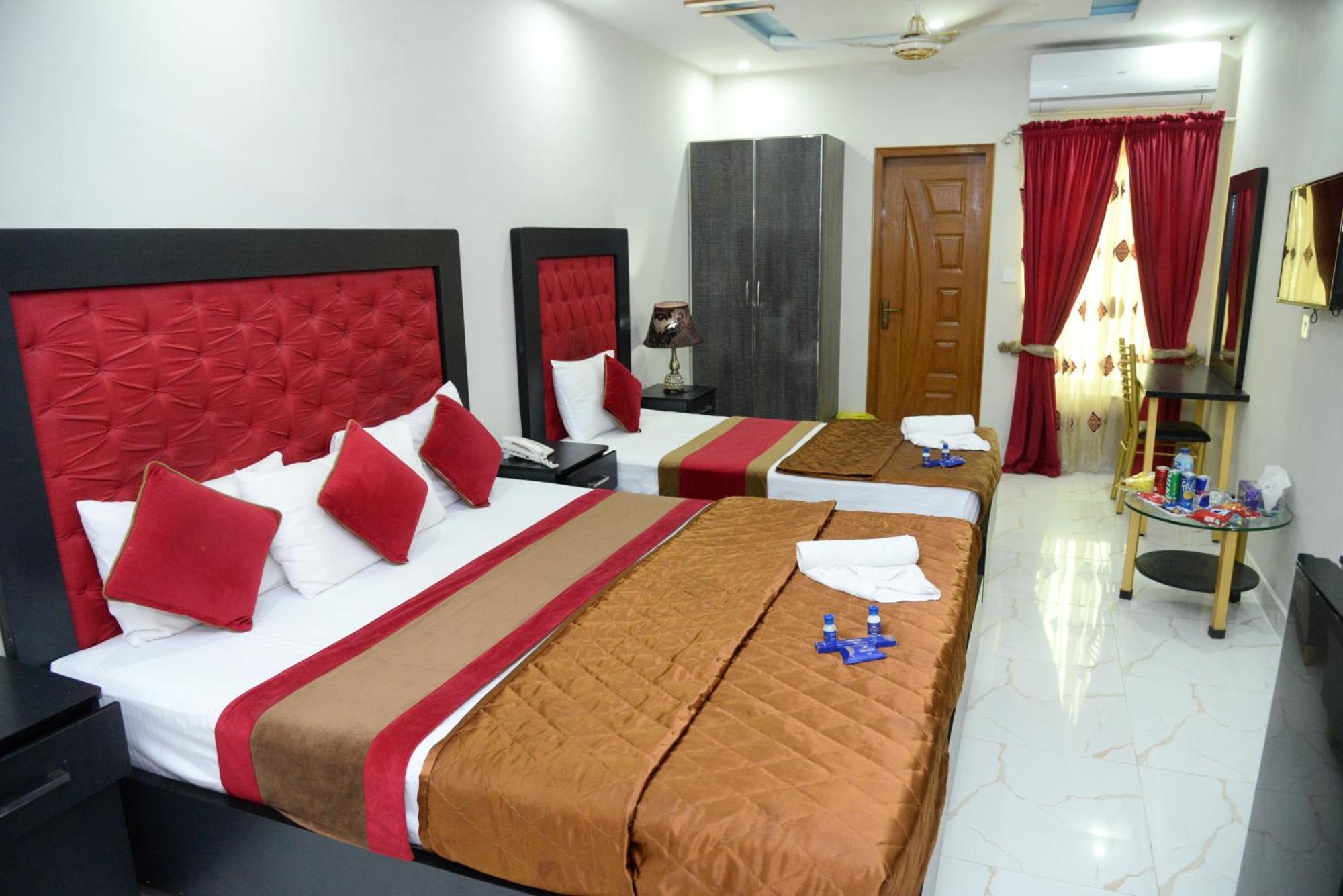 Hotel Deluxe Lahor Dış mekan fotoğraf