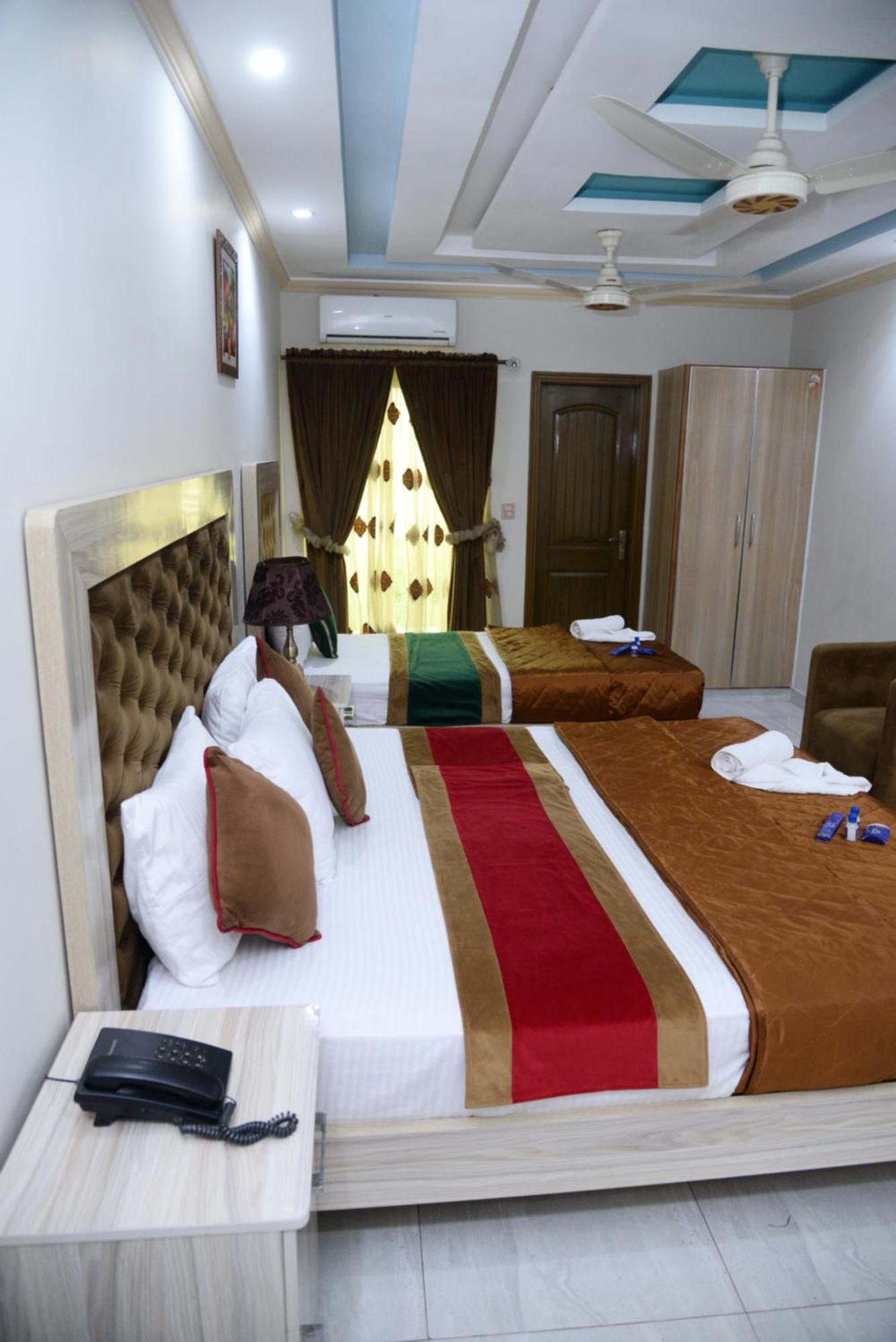 Hotel Deluxe Lahor Dış mekan fotoğraf