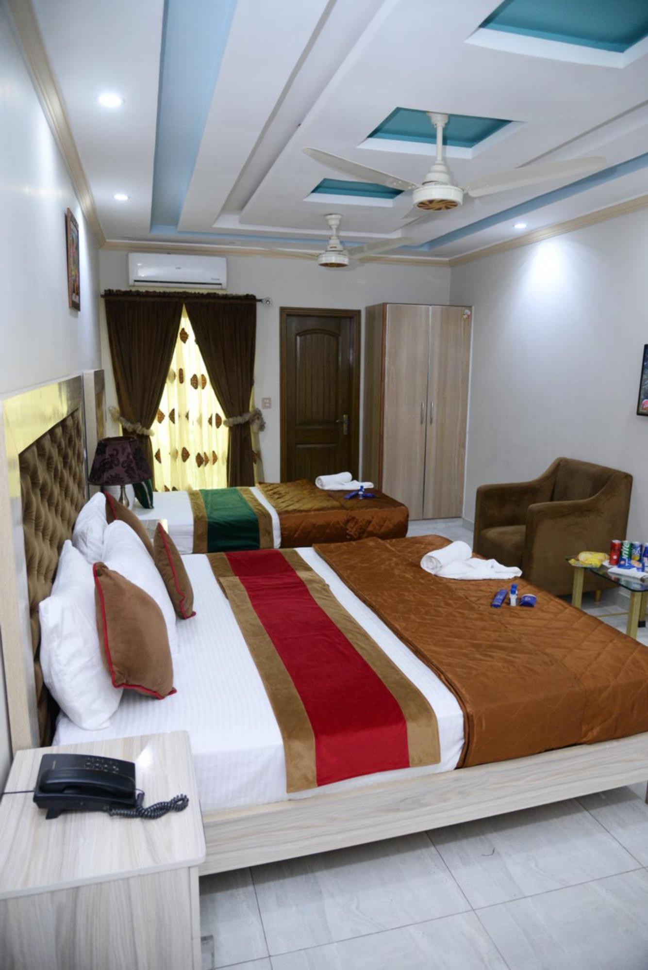 Hotel Deluxe Lahor Dış mekan fotoğraf