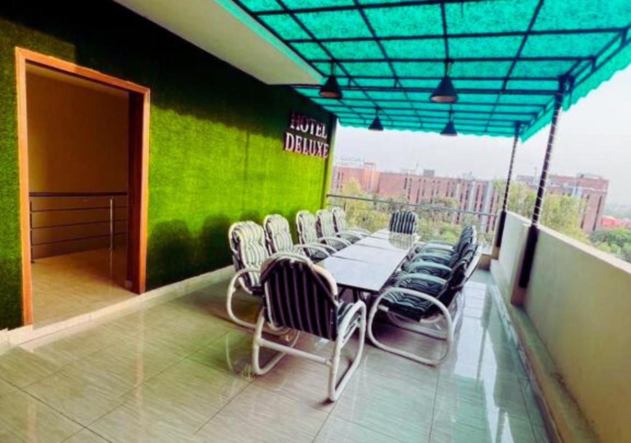 Hotel Deluxe Lahor Dış mekan fotoğraf