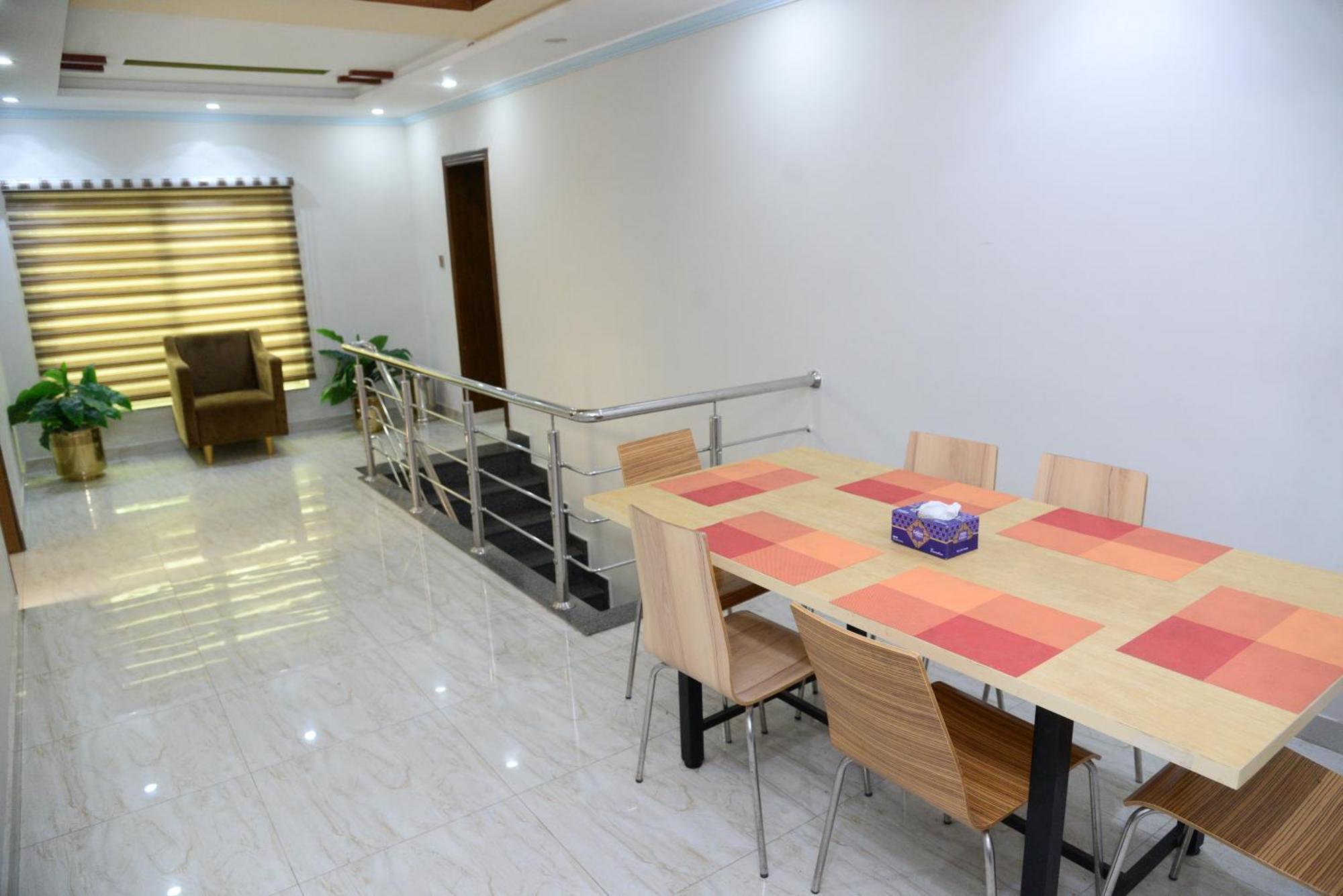 Hotel Deluxe Lahor Dış mekan fotoğraf
