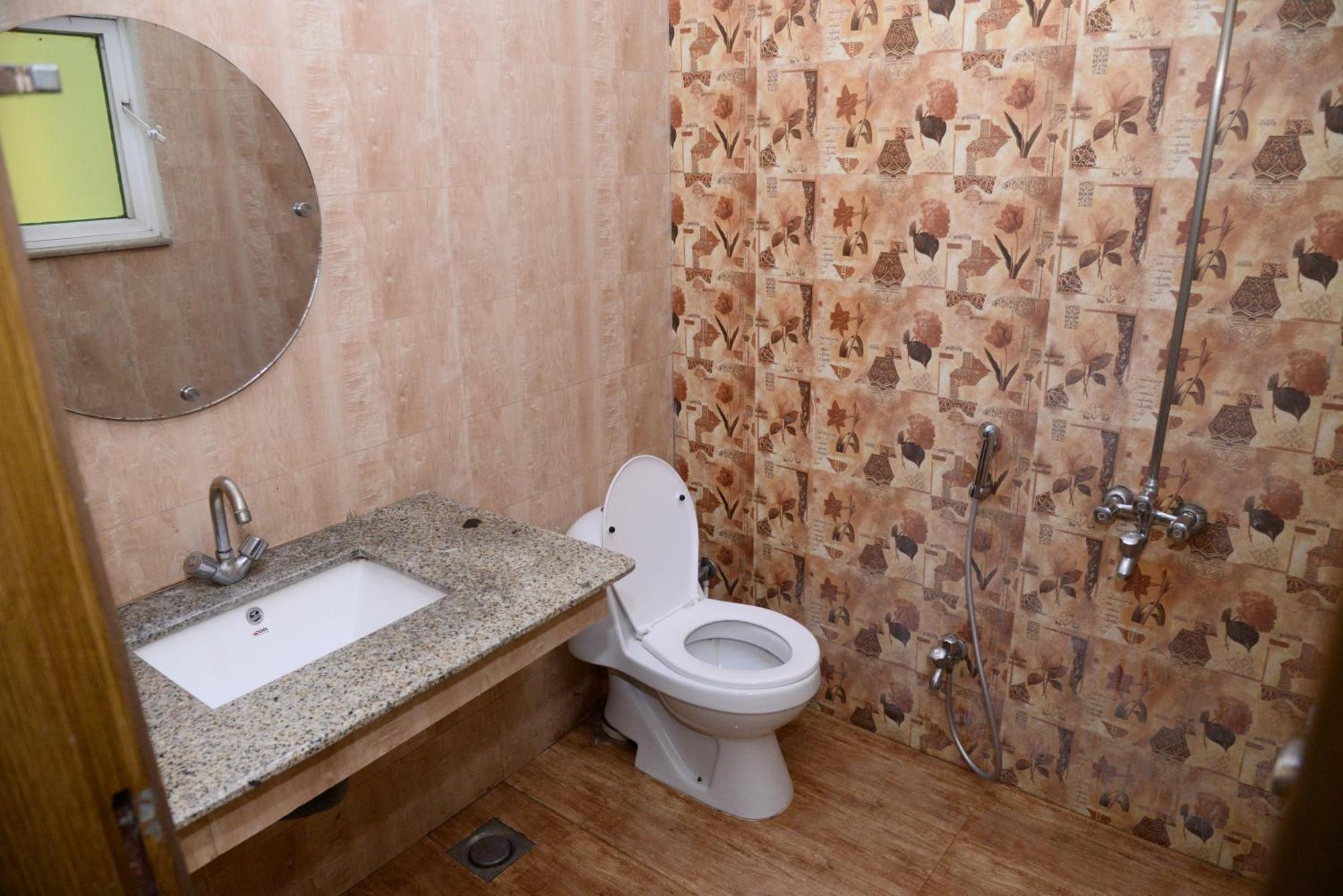 Hotel Deluxe Lahor Dış mekan fotoğraf